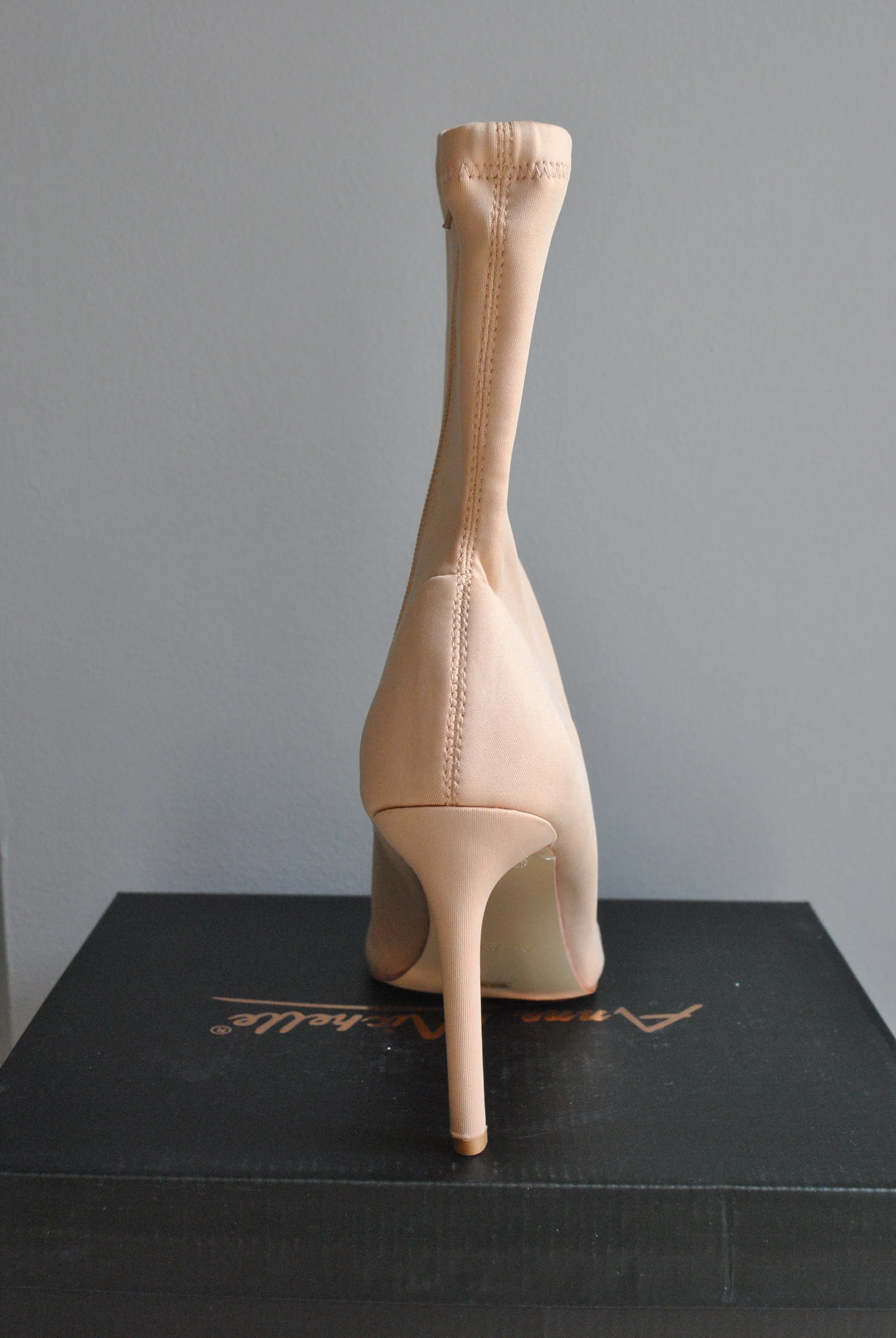 LIGHT BEIGE ELASTIC FIT BOOTIES