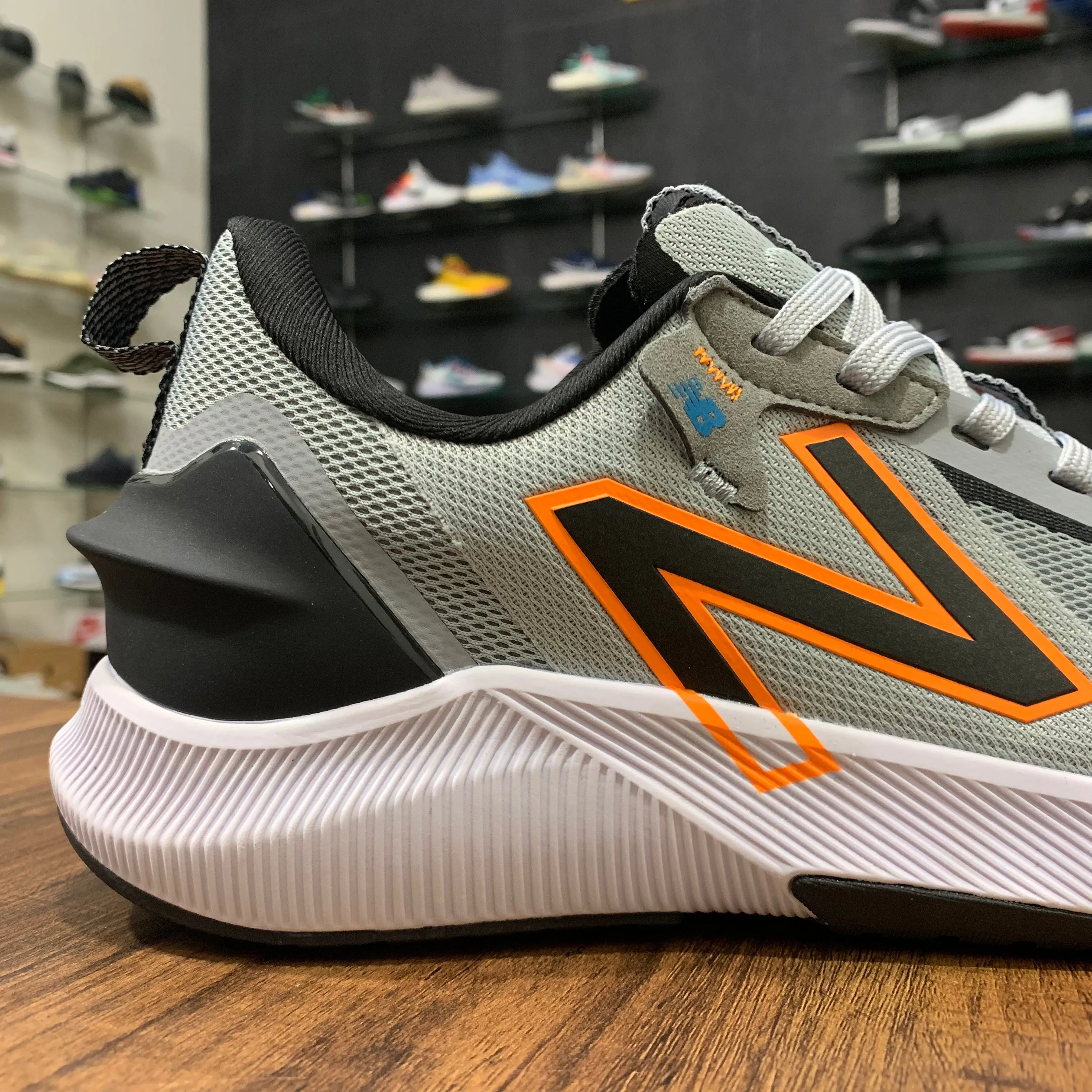 NB FuelCell Propel RMX v2 Grey Black