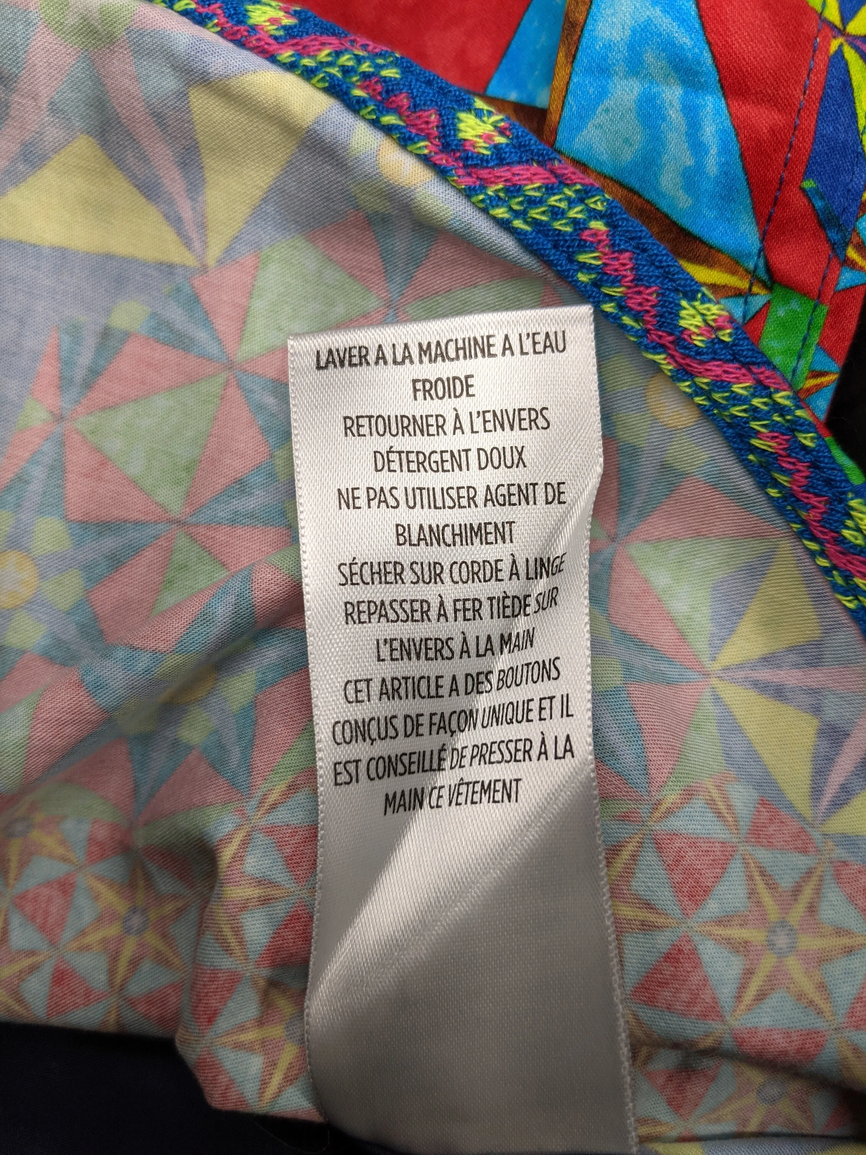 Robert Graham Prism Limited Edition Short Sleeve Shirt. Medium Size
