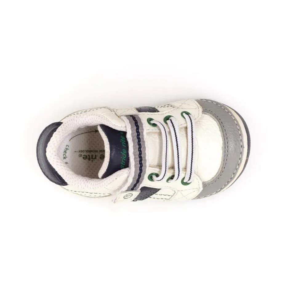 Stride Rite Artie Sneaker