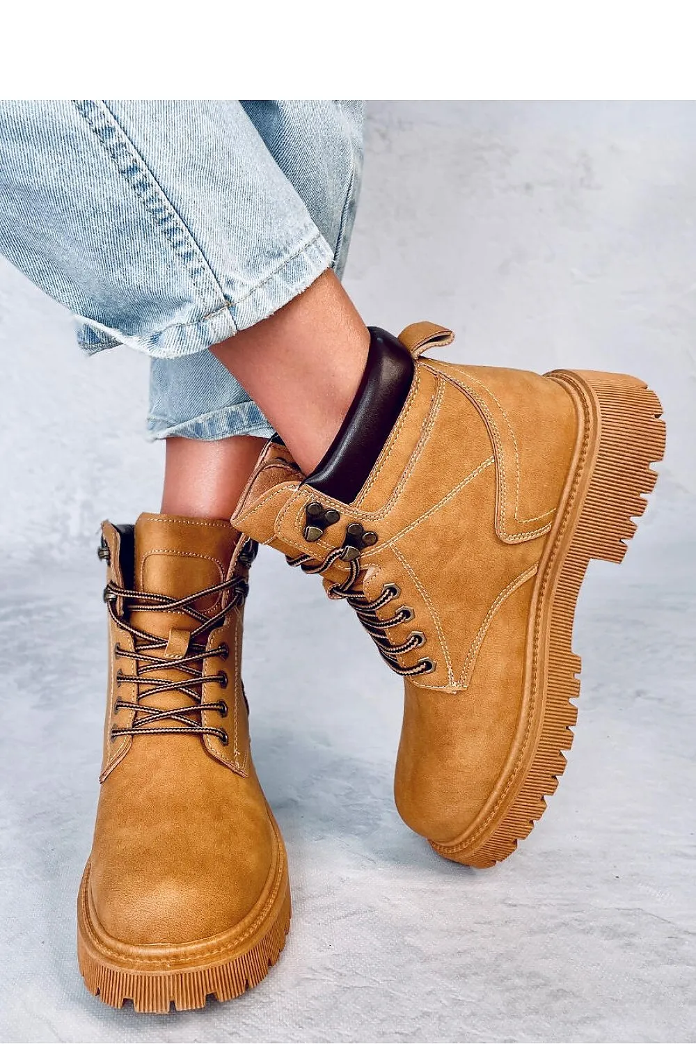 Trapper shoes