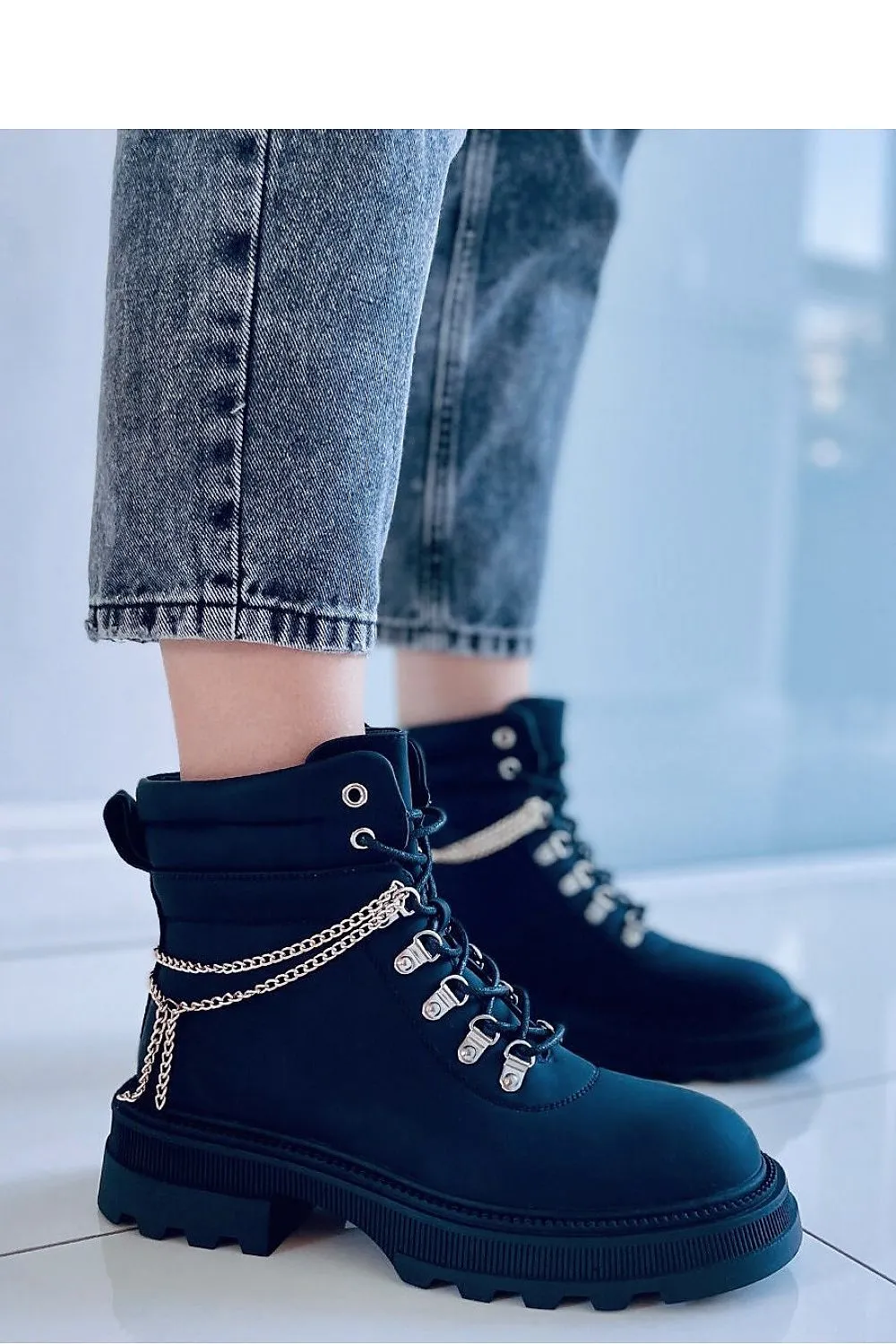 Trapper shoes