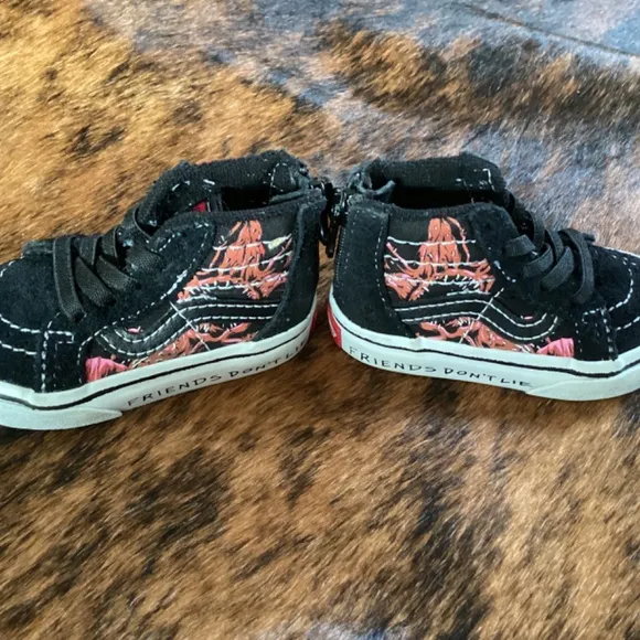 Vans Off The Wall Stranger Things SK8 Hi Zip High Top Shoe (Kids/Infant Size)